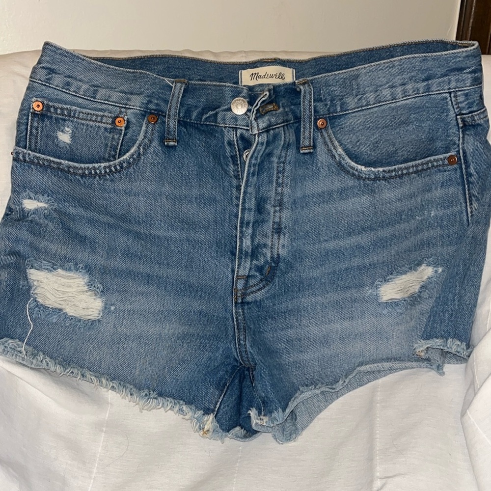 Madewell relaxed denim shorts in homecrest wash: ripped edition size 29
